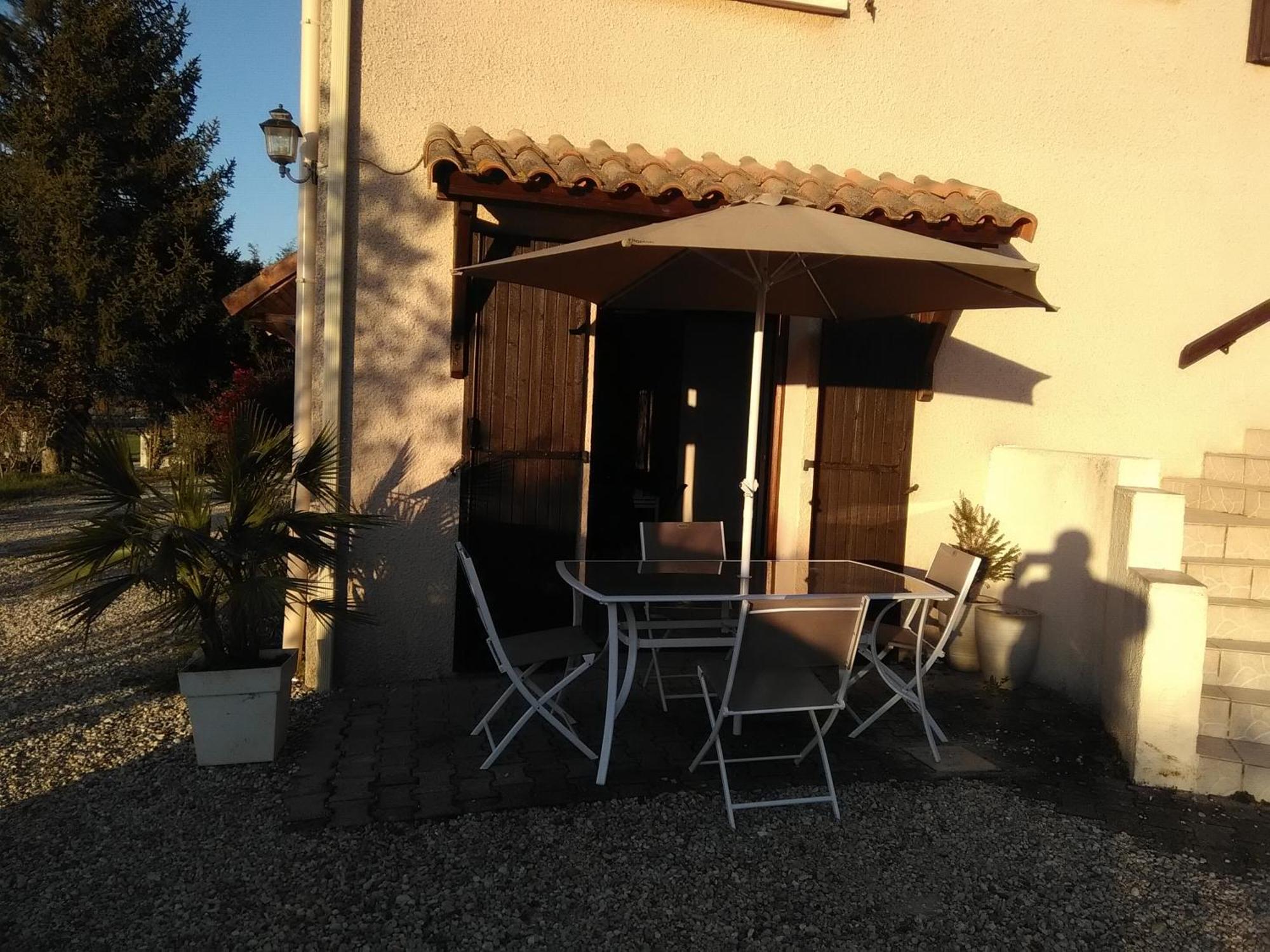 Patrice Et Chrstel Appartement Independant Chatuzange-le-Goubet Exterior photo